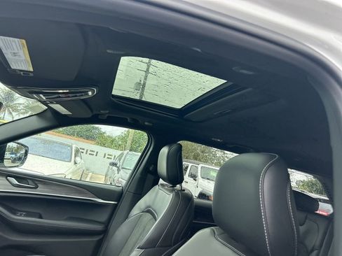 New 2026 Jeep Grand Cherokee Laredo image 10