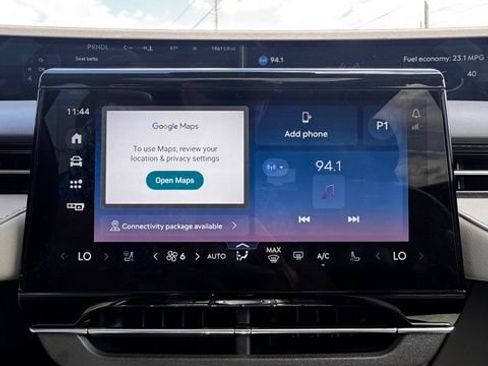 Used 2025 Lincoln Nautilus Premier AWD/4WD image 18