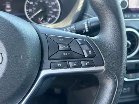 Used 2025 Nissan Sentra SV FWD image 18