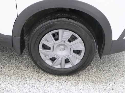 Used 2025 Nissan Kicks S FWD image 5