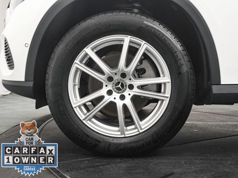 Used 2025 Mercedes-Benz GLC 300 4MATIC image 31
