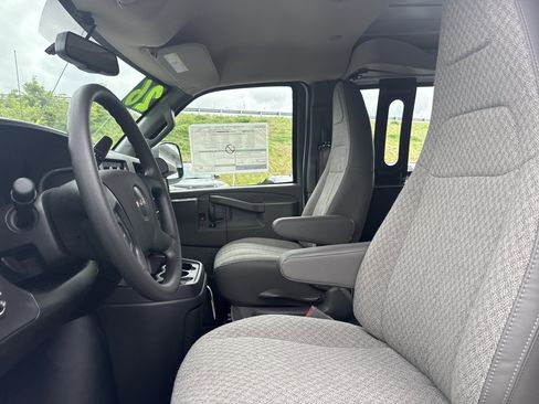 New 2026 GMC Savana 2500 Extended RWD image 12