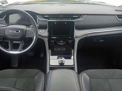 Used 2025 Jeep Grand Cherokee L Altitude RWD image 17