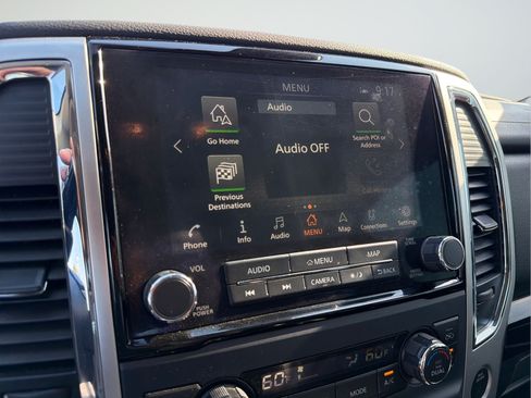 Used 2020 Nissan Titan SV w/ SV Convenience Package RWD image 18