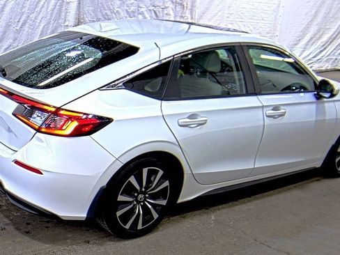 Used 2023 Honda Civic EX-L image 3