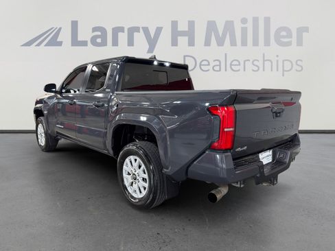 Certified 2024 Toyota Tacoma SR5 image 3