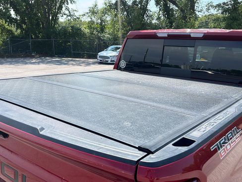 Used 2020 Chevrolet Silverado 1500 LT Trail Boss AWD/4WD image 7