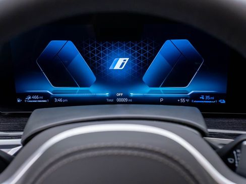 New 2026 BMW X5 xDrive50e w/ Executive Package image 21