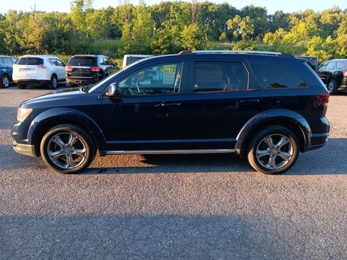 Used 2017 Dodge Journey Crossroad AWD/4WD image 2