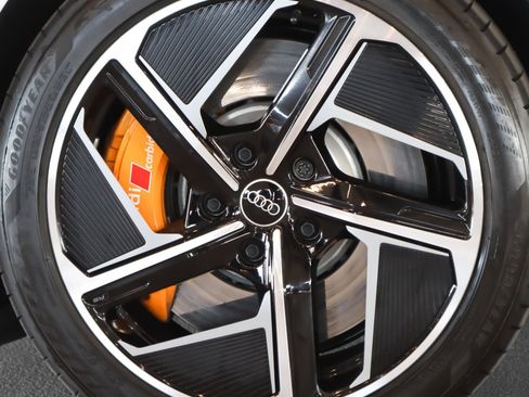 Used 2024 Audi RS e-tron GT image 16