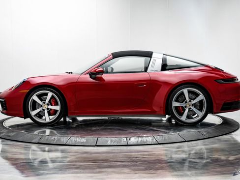 Used 2021 Porsche 911 Targa 4S Heritage Design image 8