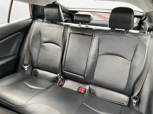 Used 2020 Toyota Prius L Eco image 9