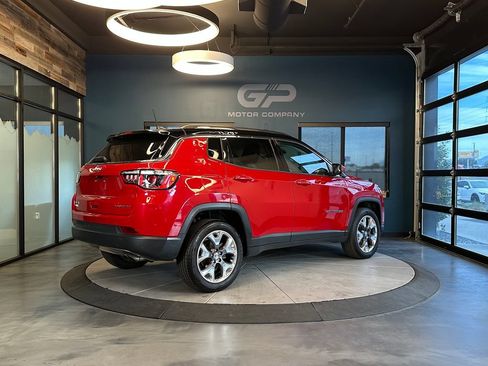 Used 2019 Jeep Compass Limited AWD/4WD image 3