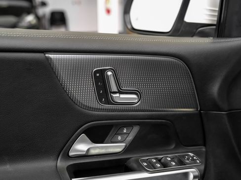 Used 2021 Mercedes-Benz GLB 250 w/ Premium Package image 48