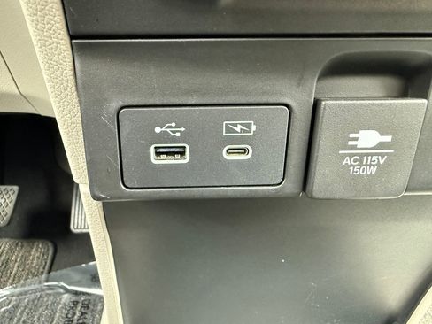 Used 2025 Honda Odyssey Elite image 28