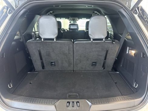 Used 2025 Ford Explorer ST-Line w/ ST-Line Street Pack image 9