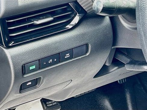 Certified 2024 Nissan Sentra SV FWD image 7