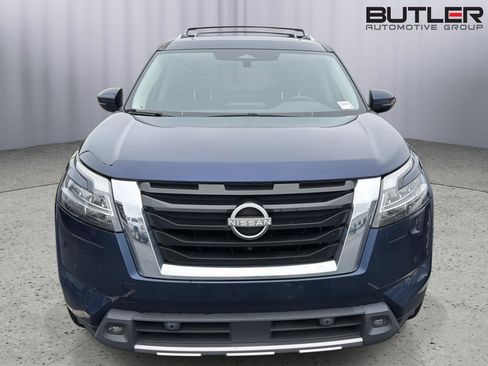 Used 2024 Nissan Pathfinder SL w/ SL Premium Package FWD image 4