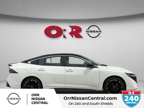 New 2026 Nissan Sentra SR w/ Floor Mat Package FWD image 4