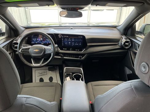 Used 2025 Chevrolet Equinox LT AWD/4WD image 18