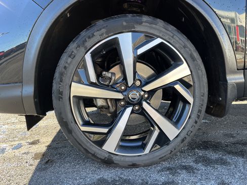 Used 2021 Nissan Rogue Sport SL w/ Premium Package image 11