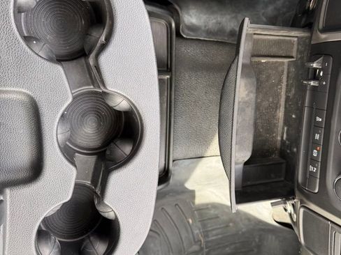 Used 2018 RAM 3500 SLT w/ Luxury Group image 28