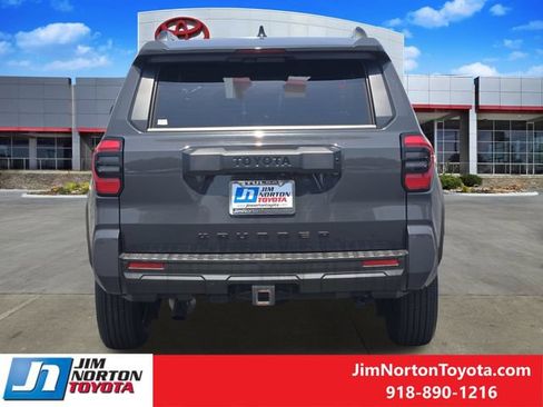 Used 2025 Toyota 4Runner SR5 AWD/4WD image 6
