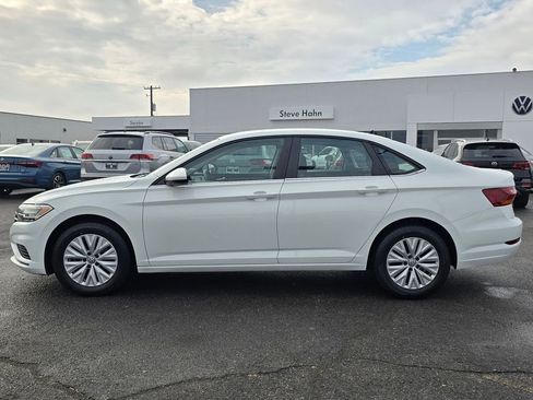 Used 2019 Volkswagen Jetta S image 2