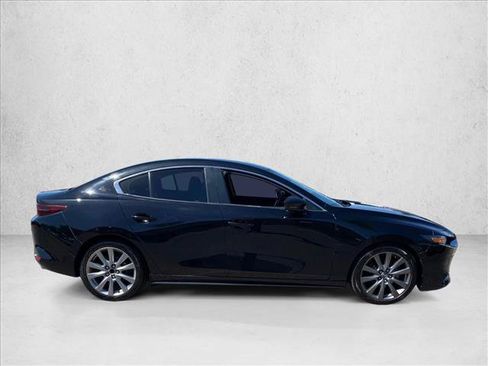 Used 2019 MAZDA MAZDA3 Sedan FWD image 4