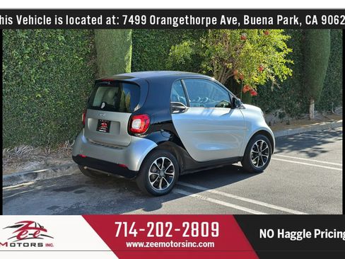 Used 2016 smart fortwo passion RWD image 7