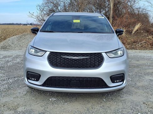 New 2026 Chrysler Pacifica Select w/ S Appearance Package FWD image 3