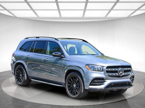 Used 2023 Mercedes-Benz GLS 580 4MATIC image 5