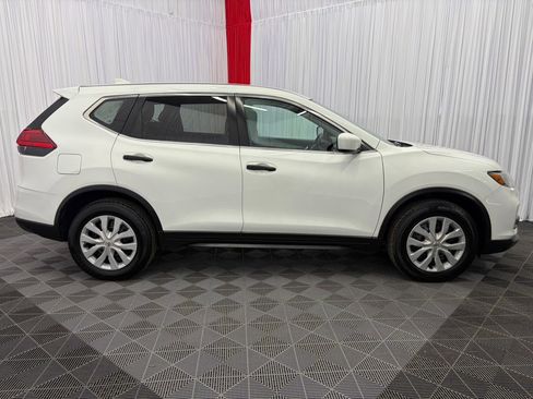 Used 2017 Nissan Rogue S image 9