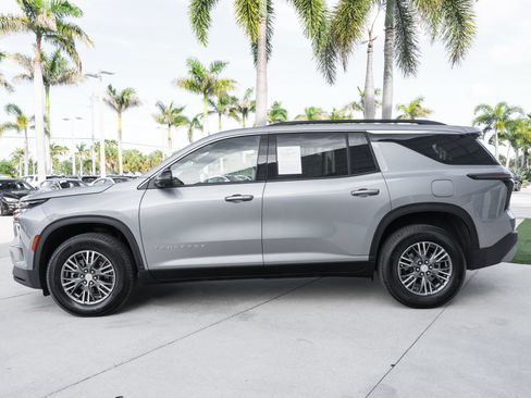 Used 2024 Chevrolet Traverse LT FWD image 23