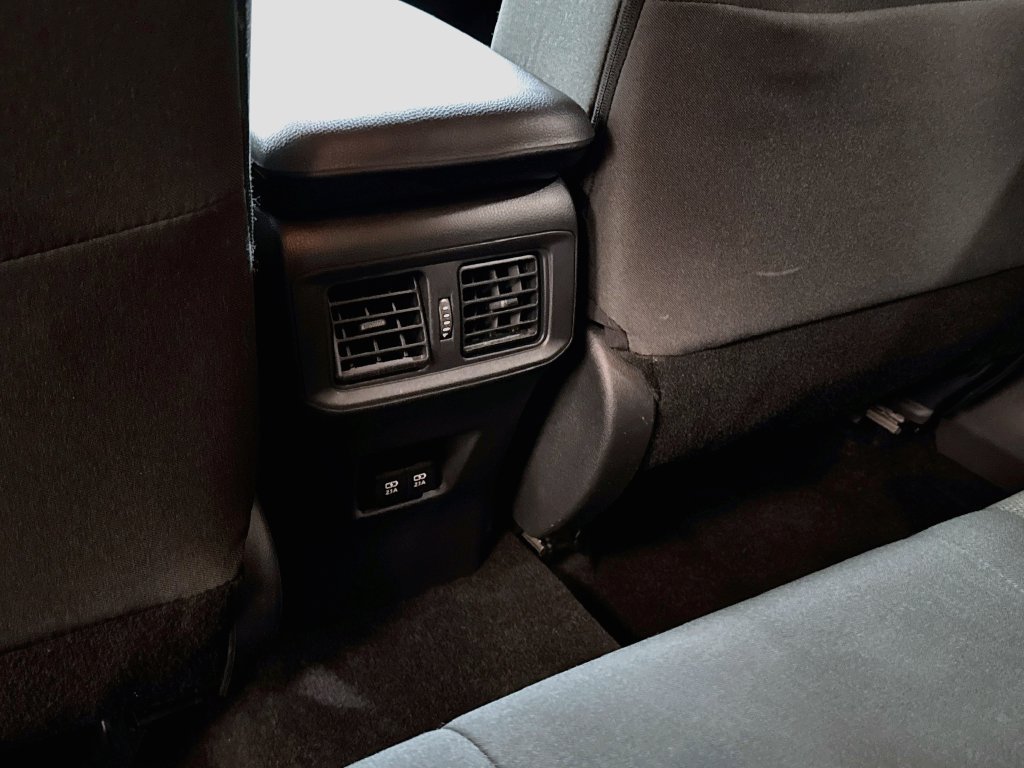Used 2020 Toyota RAV4 XLE w/ XLE Grade Weather Package AWD/4WD image 30