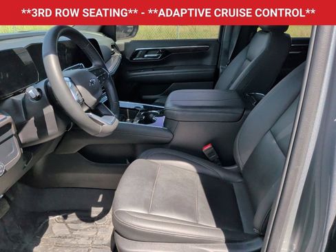 Used 2025 Chevrolet Suburban Z71 w/ Comfort Package AWD/4WD image 10