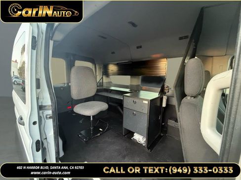 Used 2017 Ford Transit 150 XLT image 12