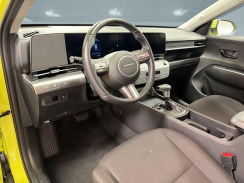 Used 2025 Hyundai Kona SEL FWD image 4