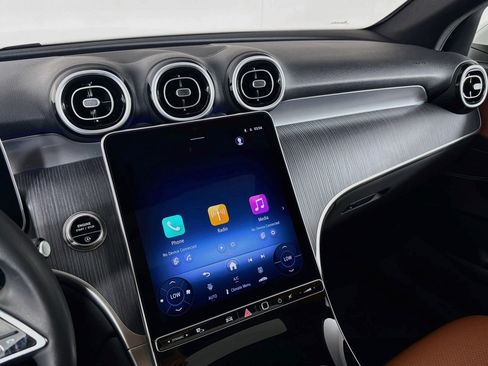 Certified 2026 Mercedes-Benz GLC 300 image 21