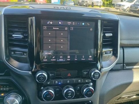 Used 2022 RAM 1500 Laramie AWD/4WD image 32