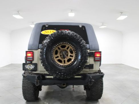 Used 2018 Jeep Wrangler Unlimited Sport S AWD/4WD image 8