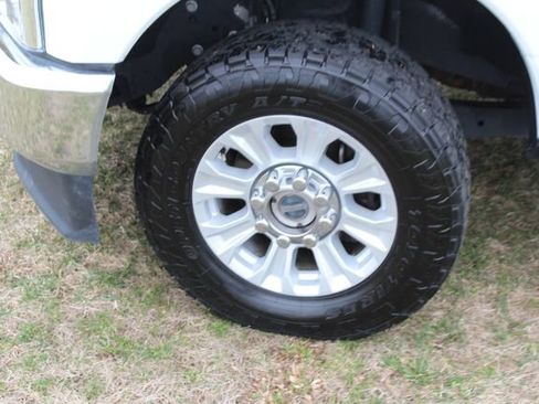 Used 2022 Ford F250 XL w/ STX Appearance Package AWD/4WD image 22