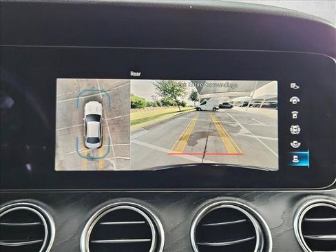 Used 2022 Mercedes-Benz E 350 4MATIC Sedan image 12