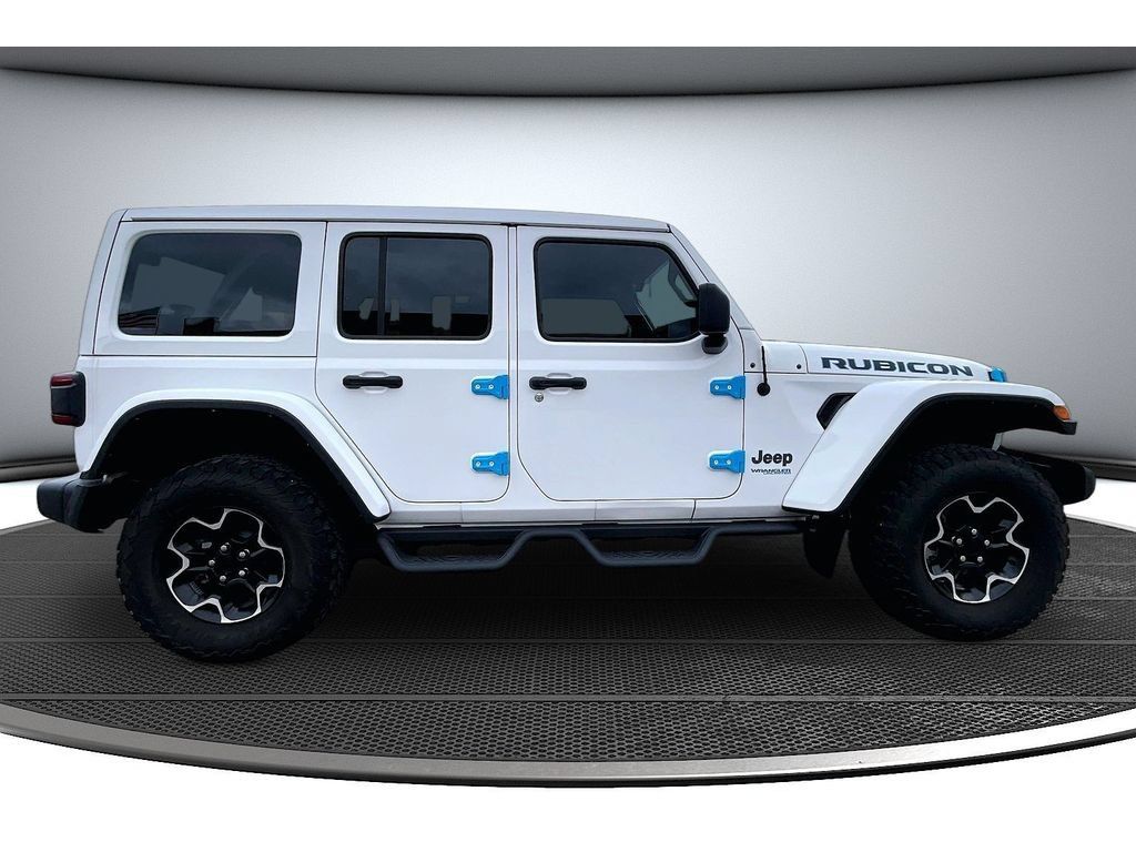 Used 2022 Jeep Wrangler Unlimited Rubicon 4xe w/ Cold Weather Group AWD/4WD image 15