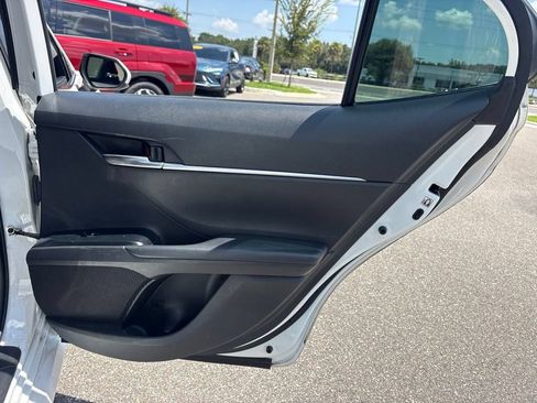 Used 2019 Toyota Camry LE FWD image 11