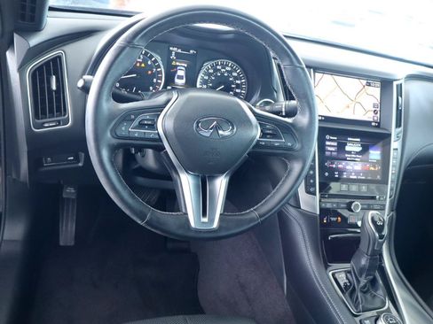 Used 2020 INFINITI Q60 3.0t Luxe w/ Essential Package RWD image 16