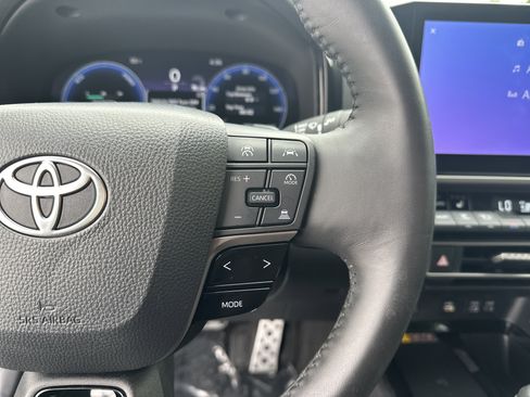 Used 2025 Toyota Camry XSE FWD image 20