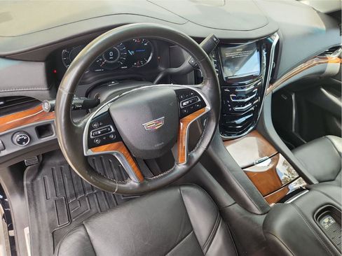 Used 2016 Cadillac Escalade 2WD image 10