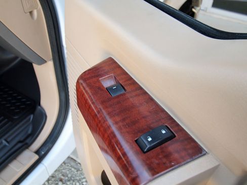 Used 2011 Ford F250 King Ranch w/ King Ranch w/Chrome Pkg image 37