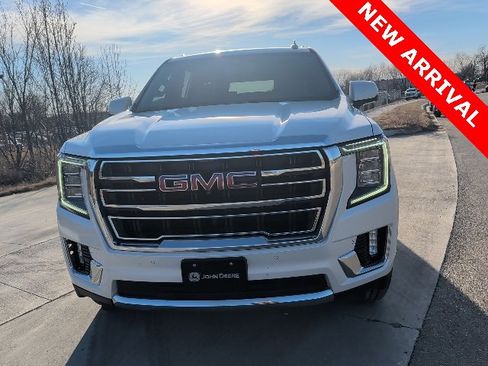 Used 2022 GMC Yukon XL SLT w/ SLT Luxury Package image 8